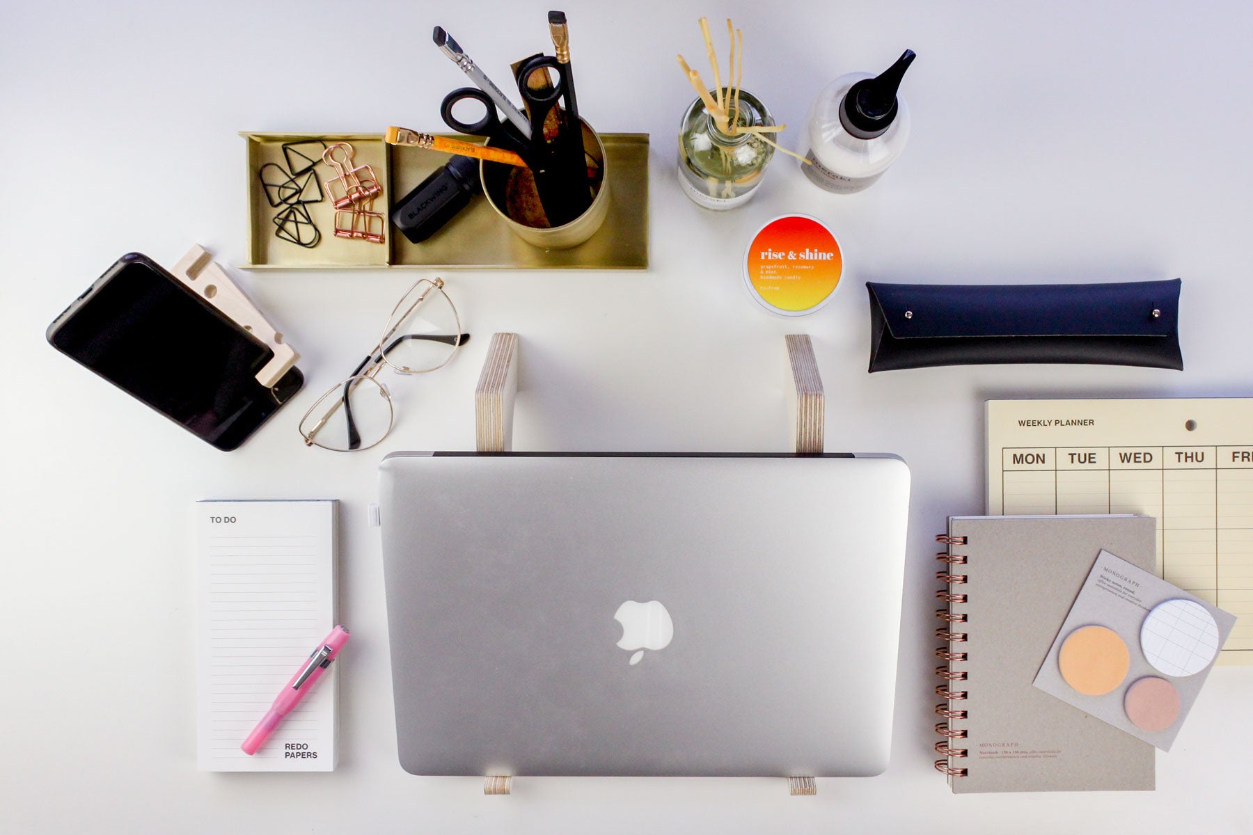 Foglietto - Organizador De Escritorio De Madera Pequeño Walnut