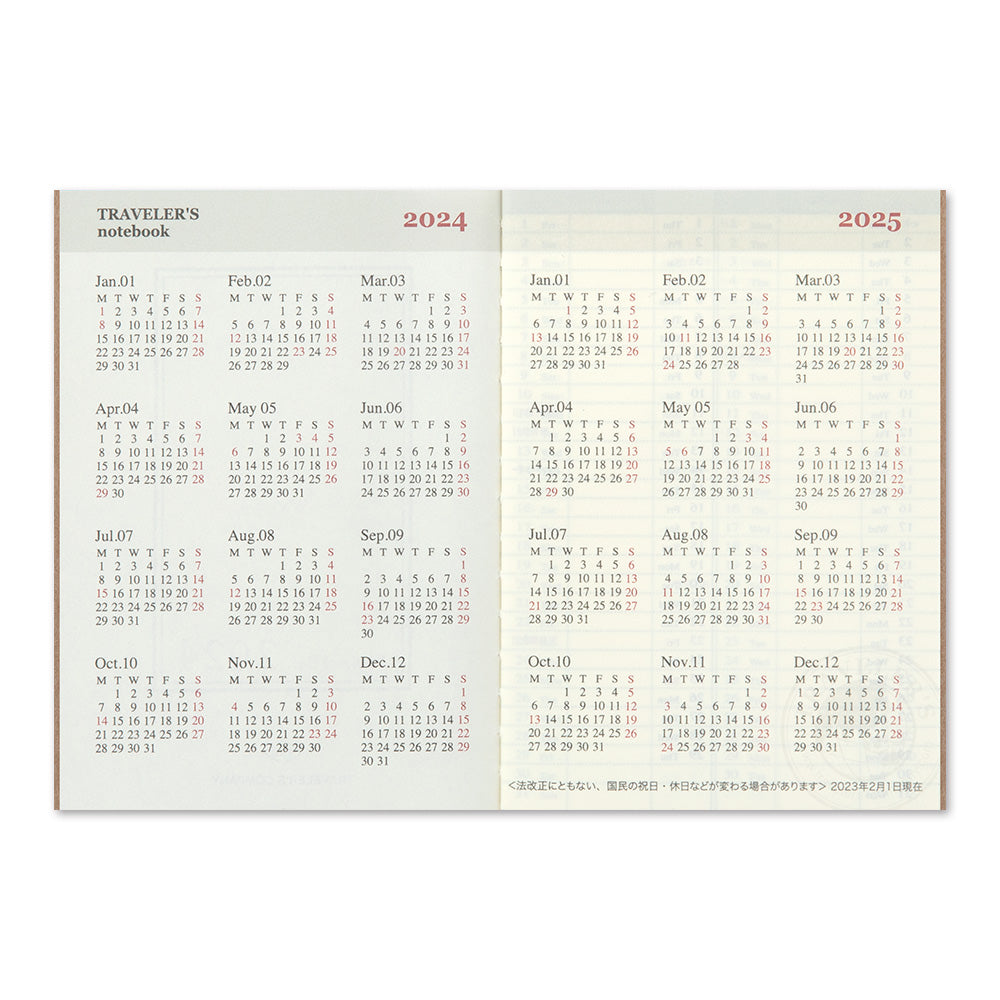 Traveler's Company - TRAVELER'S notebook Diary 2024 | Passport Size | Agenda Semanal