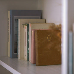 Midori - Agenda Hibino A6 2027 | Pink — interior, detalles y uso