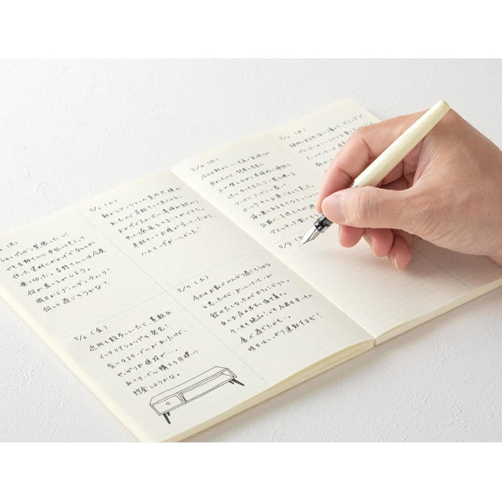 Midori MD Paper - MD Notebook Journal - Cuaderno | A5 | Hojas con cuadrícula