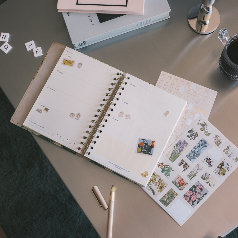 Kokonote - 17-Month Week to View Planner 2026/2027 Idole | Hannah Borger