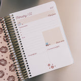 Kokonote - Agenda Escolar Día Página 2026/2027 Muse | Cherry Cottage