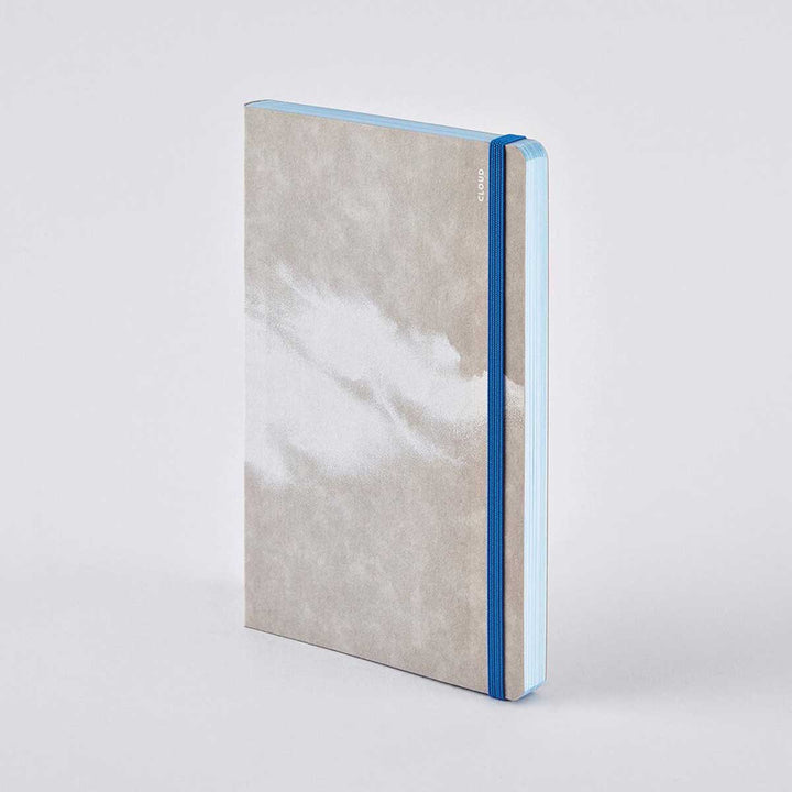 Nuuna - Cuaderno Inspiration Book M | Sky blue pages with white clouds