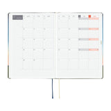 Hobonichi - Agenda HON 2027 A5 en inglés | Hiroko Kubota: String Telephone Until the Moon is Full · detalle 4