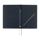 Hobonichi - Agenda HON 2027 A5 en inglés | Slash (Navy) · detalle 3
