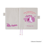 Hobonichi - Funda A5 Cousin | Moomin: My Yard (Pink Gray) · detalle 3