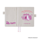 Hobonichi - Funda A5 Cousin | Moomin: My Yard (Pink Gray) · detalle 3