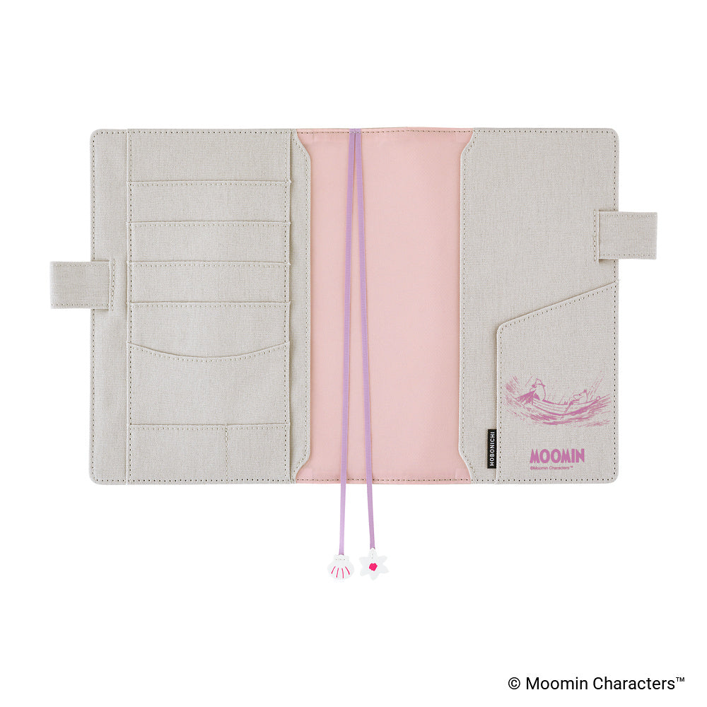 Hobonichi - Funda A5 Cousin | Moomin: My Yard (Pink Gray) · detalle 4