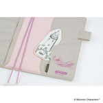 Hobonichi - Funda A5 Cousin | Moomin: My Yard (Pink Gray) · detalle 7