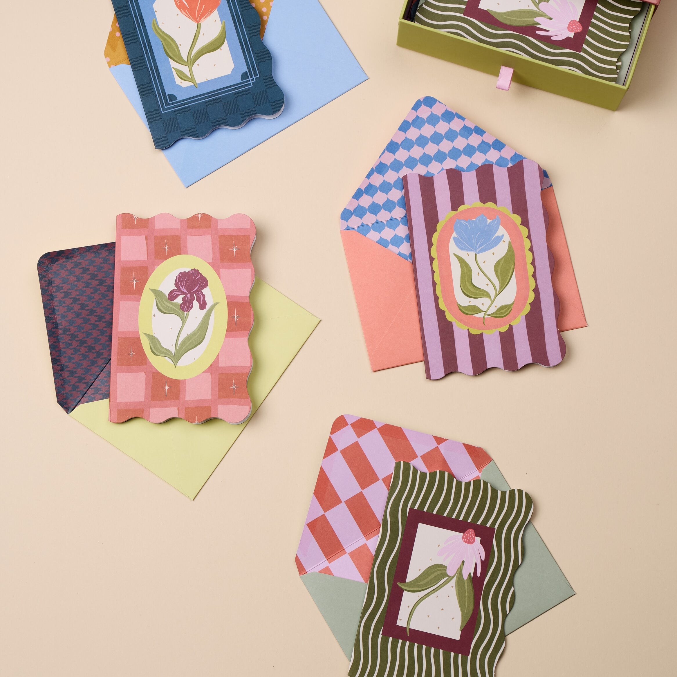 DesignWorks Ink – Framed Floral Set de tarjetas - Set of 16 Assorted – vista 10