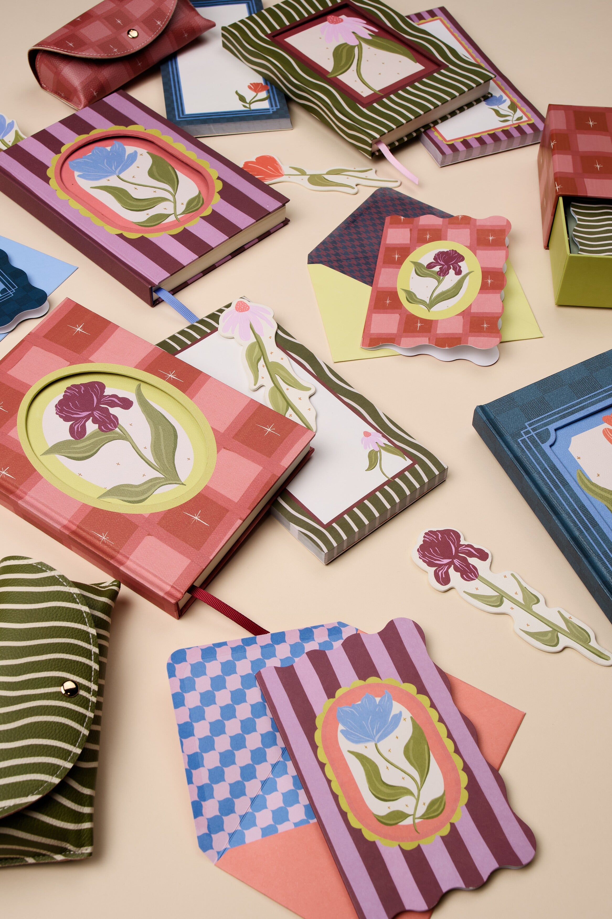 DesignWorks Ink – Framed Floral Set de tarjetas - Set of 16 Assorted – vista 7