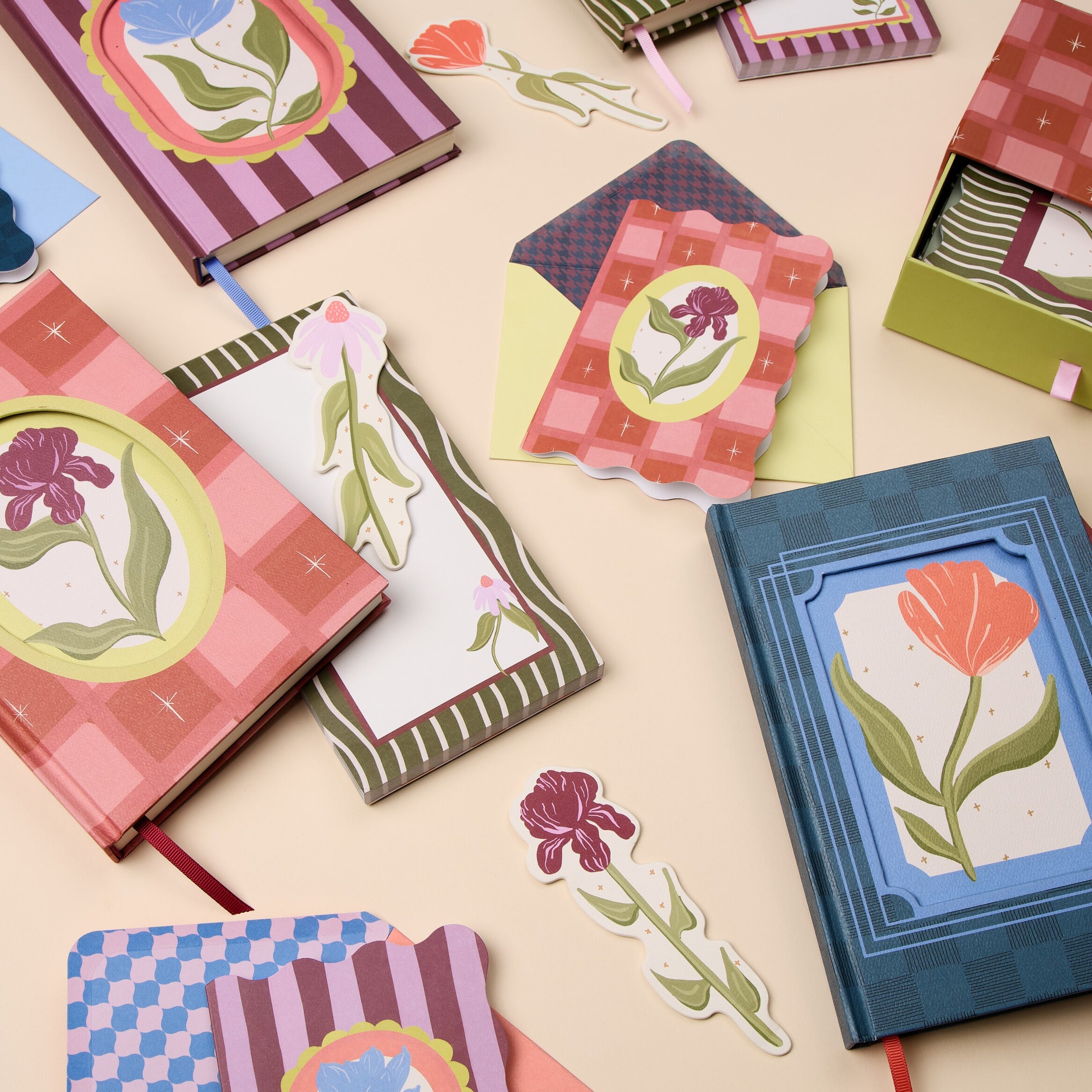 DesignWorks Ink – Framed Floral Set de tarjetas - Set of 16 Assorted – vista 11
