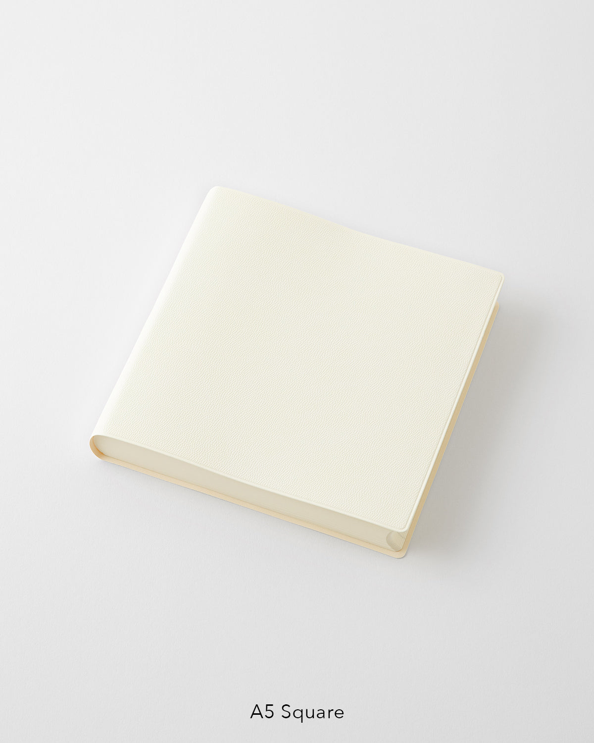 MD Product - Agenda MD Notebook Diary 1 Day 1 Page 2027 | A5 Square · detalle de papel y encuadernación