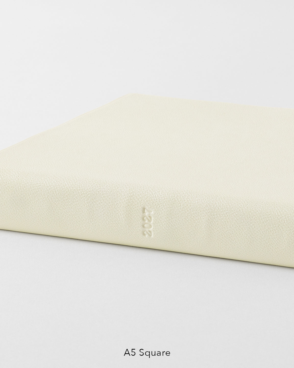 MD Product - Agenda MD Notebook Diary 1 Day 1 Page 2027 | A5 Square · detalle de papel y encuadernación