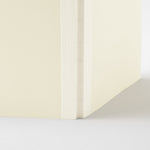 MD Product - Agenda mensual MD Notebook Diary 2027 | A5 · detalle de papel y encuadernación