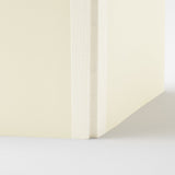 MD Product - Agenda mensual MD Notebook Diary 2027 | B6 Slim · detalle de papel y encuadernación