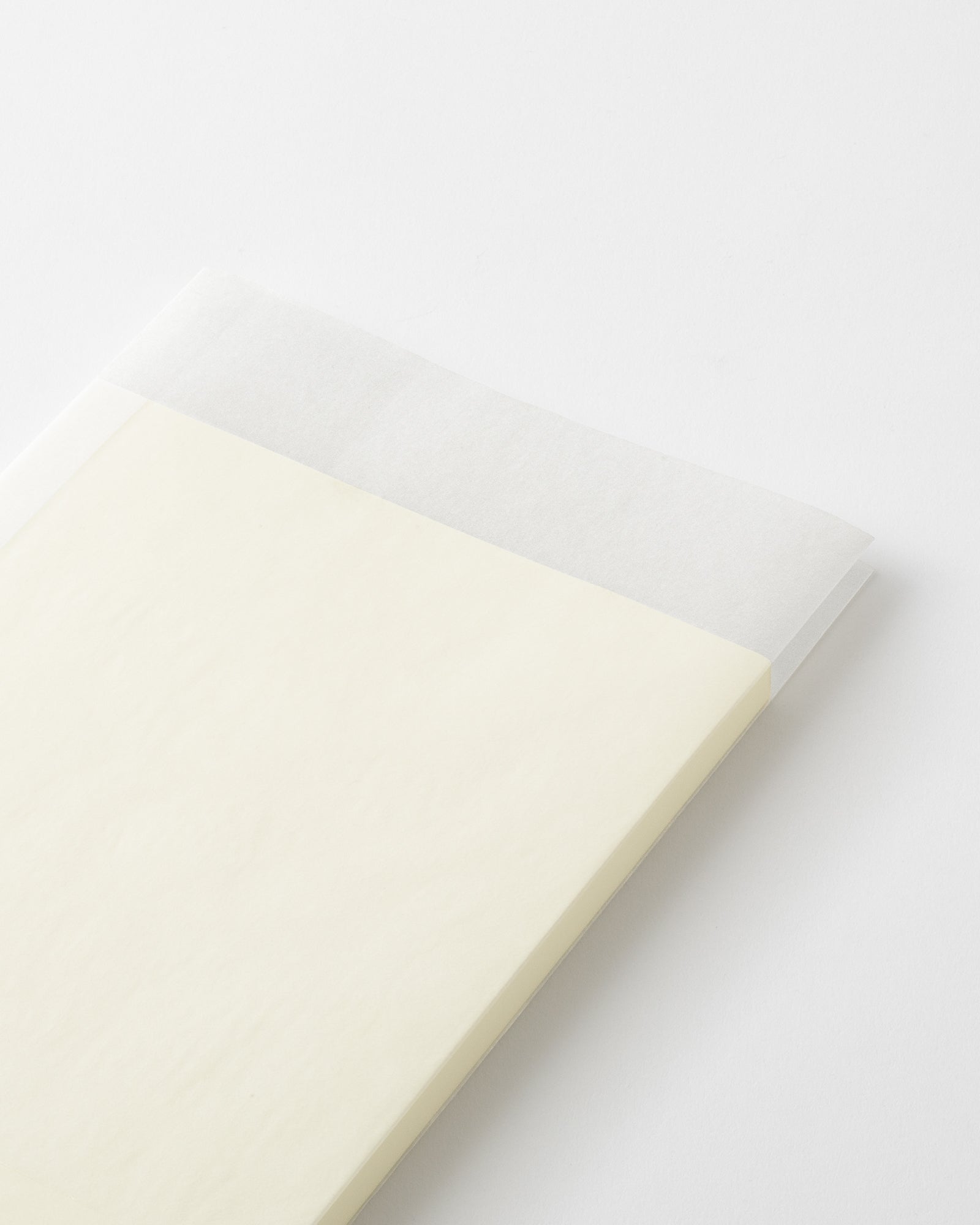 MD Product - Agenda mensual MD Notebook Diary 2027 | A6 · detalle de papel y encuadernación
