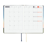 Hobonichi - Agenda HON 2027 A6 en inglés | Hiroko Kubota: String Telephone Until the Moon is Full · detalle 4