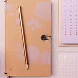 Tinne+Mia - Agenda Semanal Planner with Button | Ene - Dic 2025 | Toasty Lilac