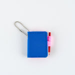 Hobonichi - Accesorio | Hobonichi Techo Mini Keychain (Blue x Pink) · detalle 14