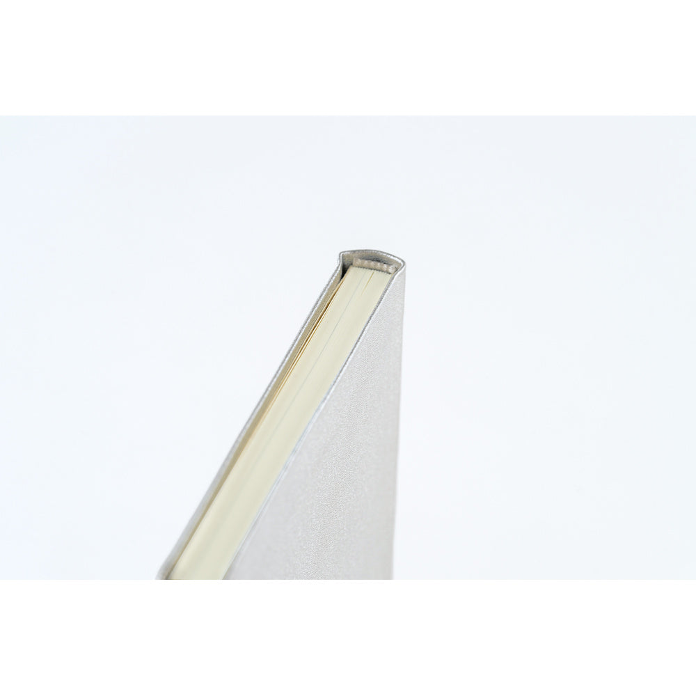 Hobonichi - Agenda Weeks 2027 en inglés | Leather: Noble Silver · detalle 8