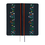 Hobonichi - Agenda Weeks 2027 en inglés | Yoshie Watanabe: Petit Bloom · detalle 3