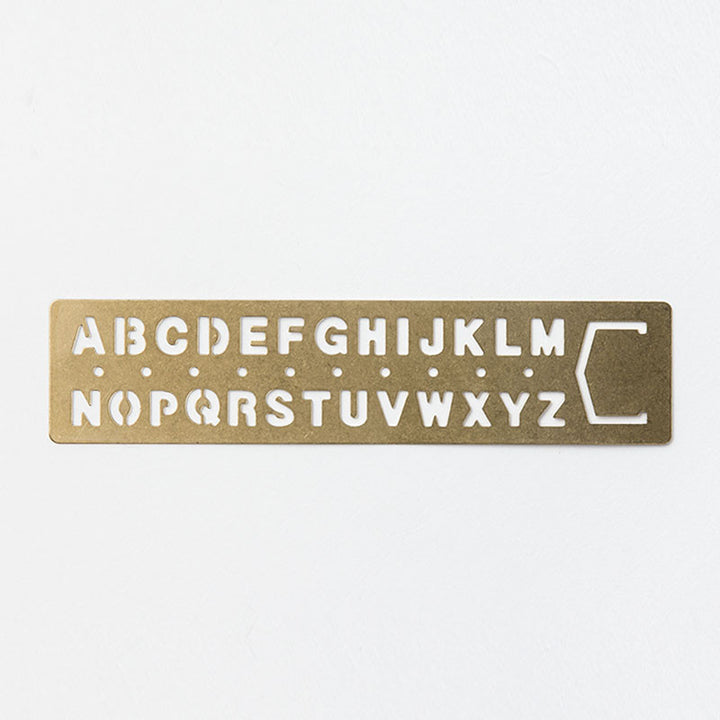 Regla Brass Template Bookmark - Alphabet, Reglas, Midori - Traveler's Company - Likely.es