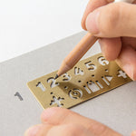 Regla Brass Template Bookmark - Numbers, Reglas, Midori - Traveler's Company - Likely.es
