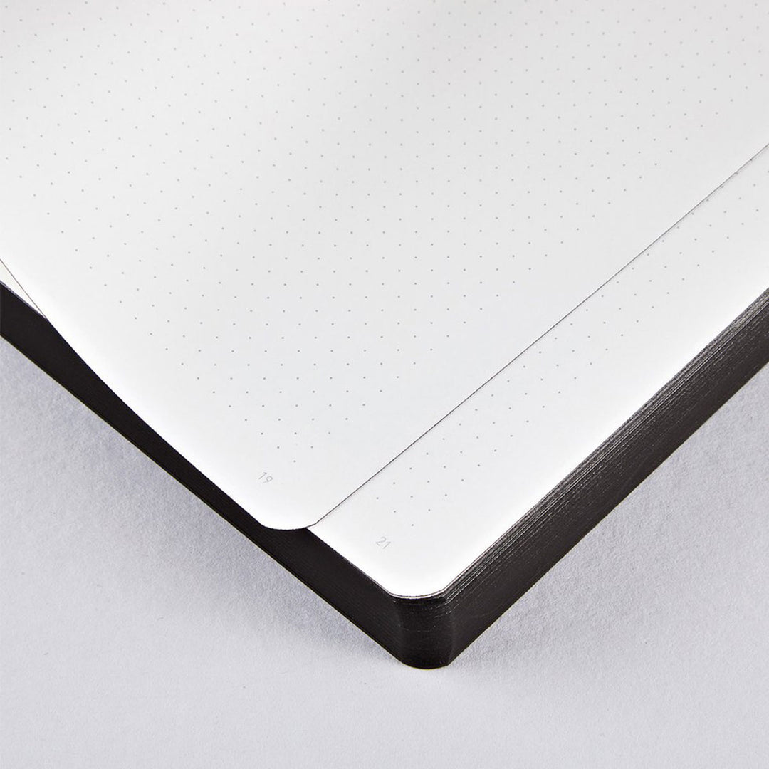 Nuuna - Cuaderno con elástico Voyager Black L | Malla de puntos
