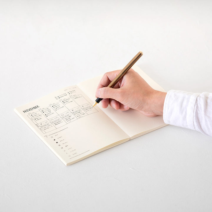 Midori MD Paper - MD Notebook Journal - Cuaderno | A5 | Hojas con malla de puntos